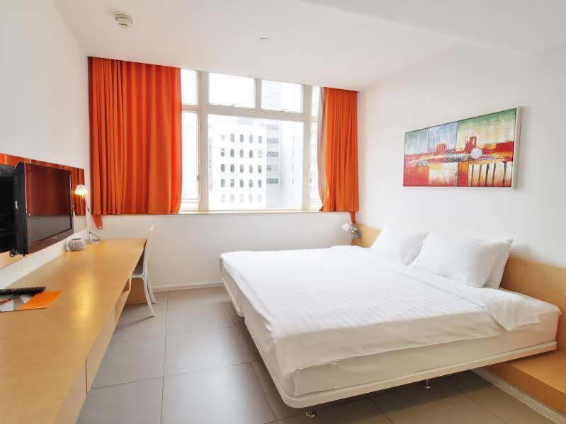 60 West Hotel Хонконг Екстериор снимка