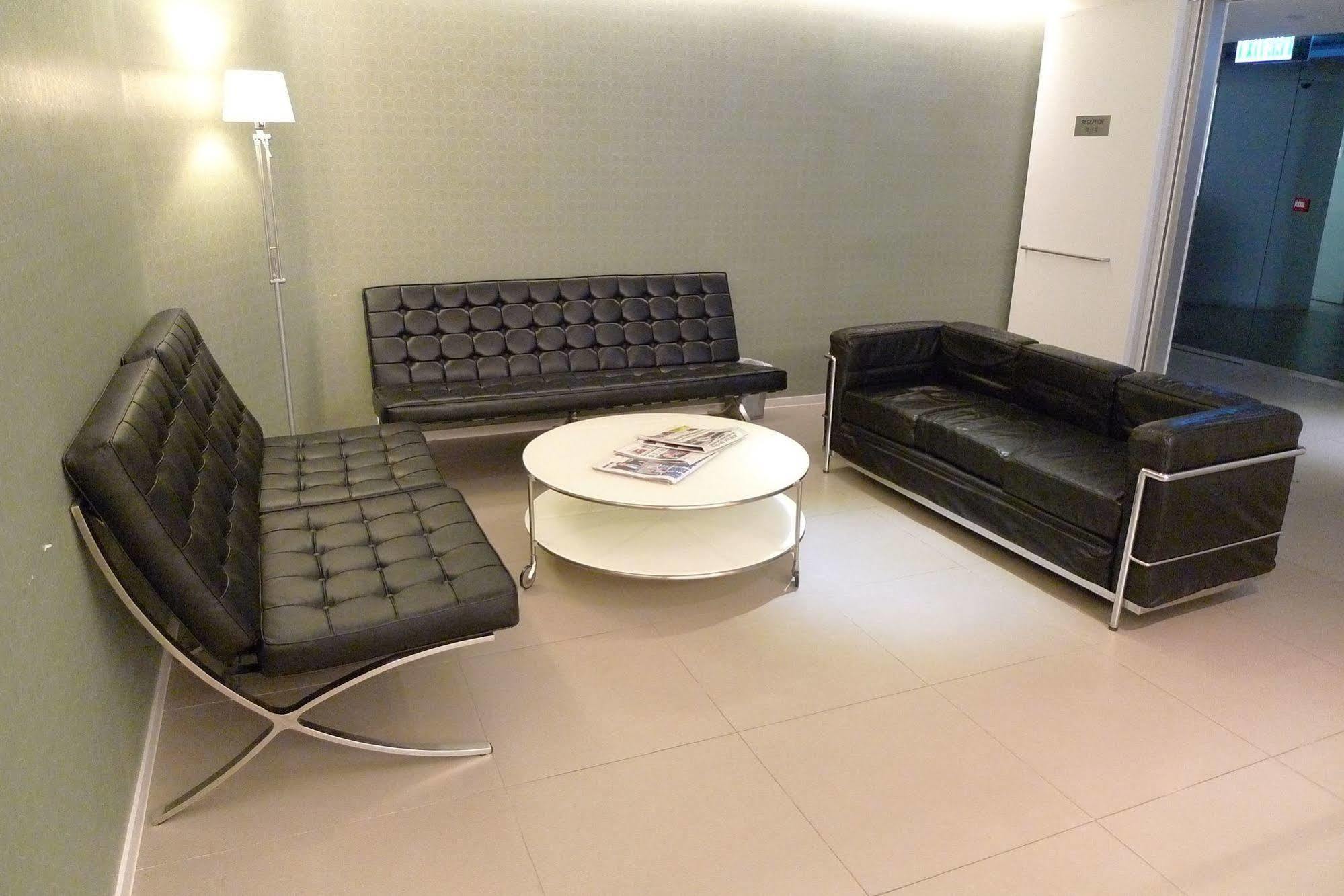 60 West Hotel Хонконг Екстериор снимка
