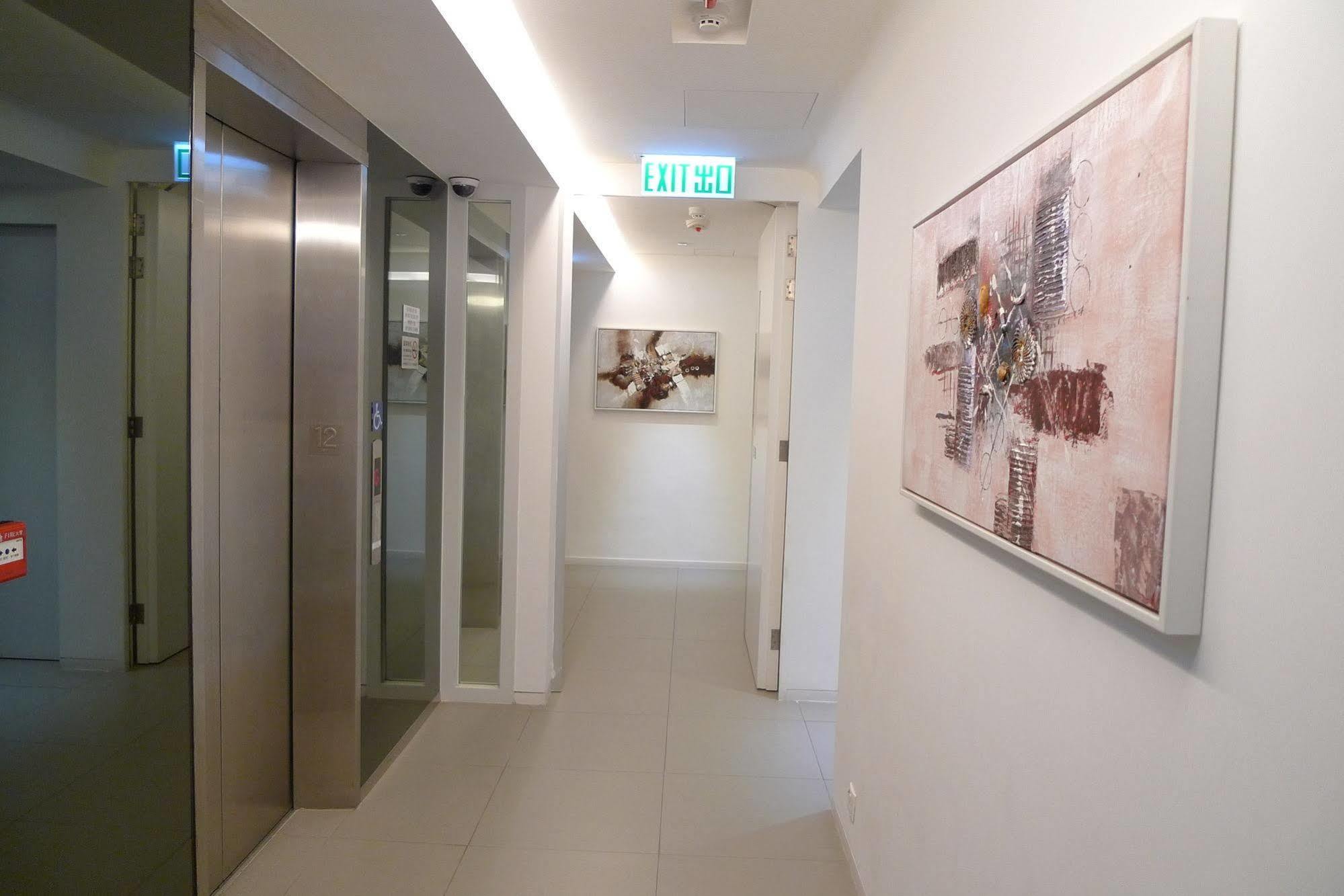 60 West Hotel Хонконг Екстериор снимка